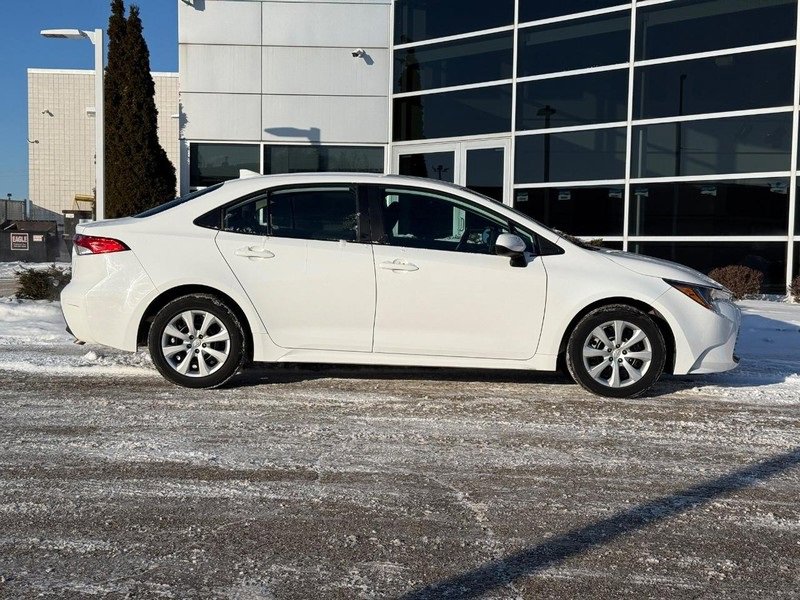 Used 2024 Toyota Corolla LE video 2
