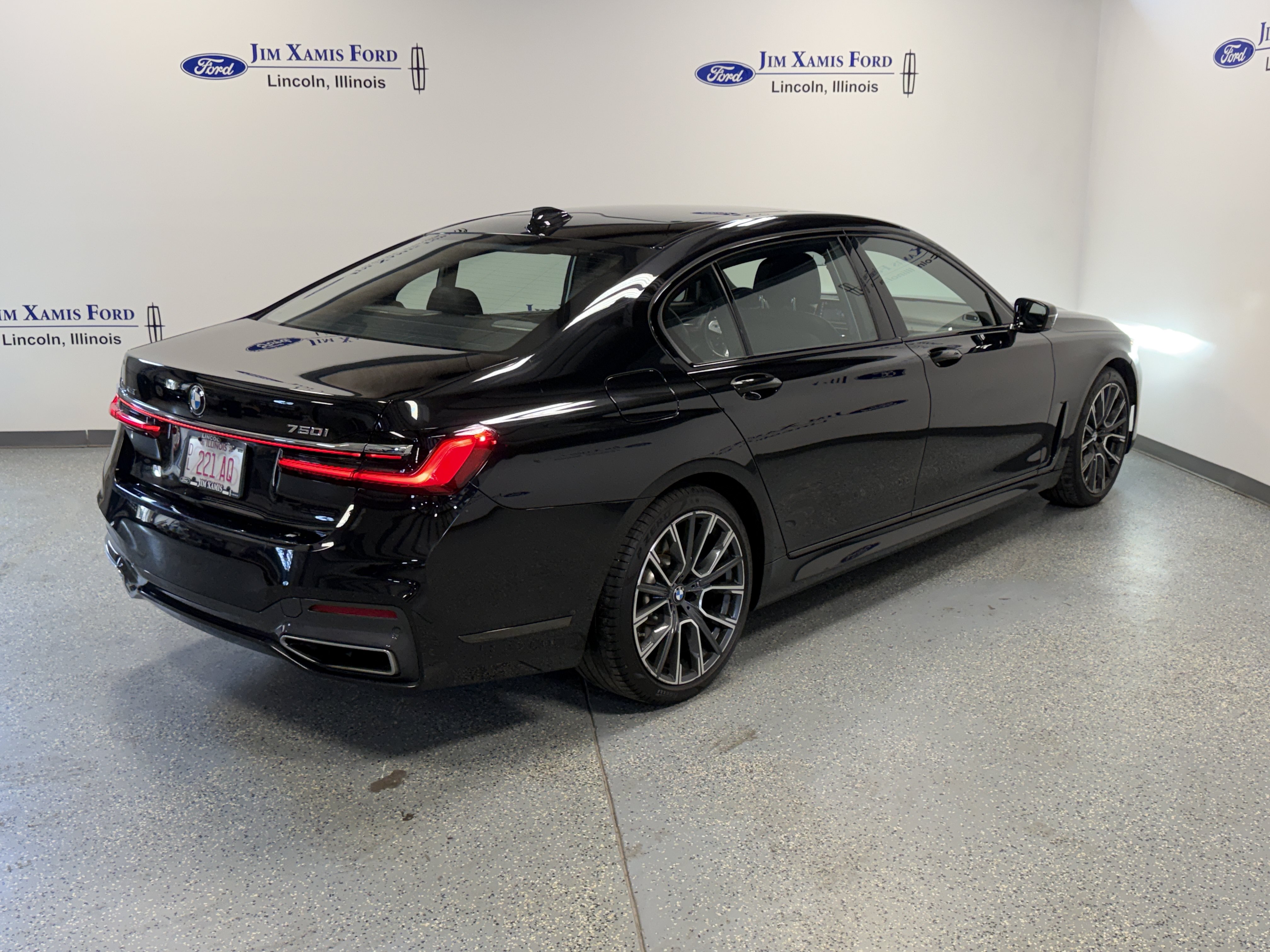 Used 2020 BMW 750i xDrive w/ Executive Package AWD/4WD image 35