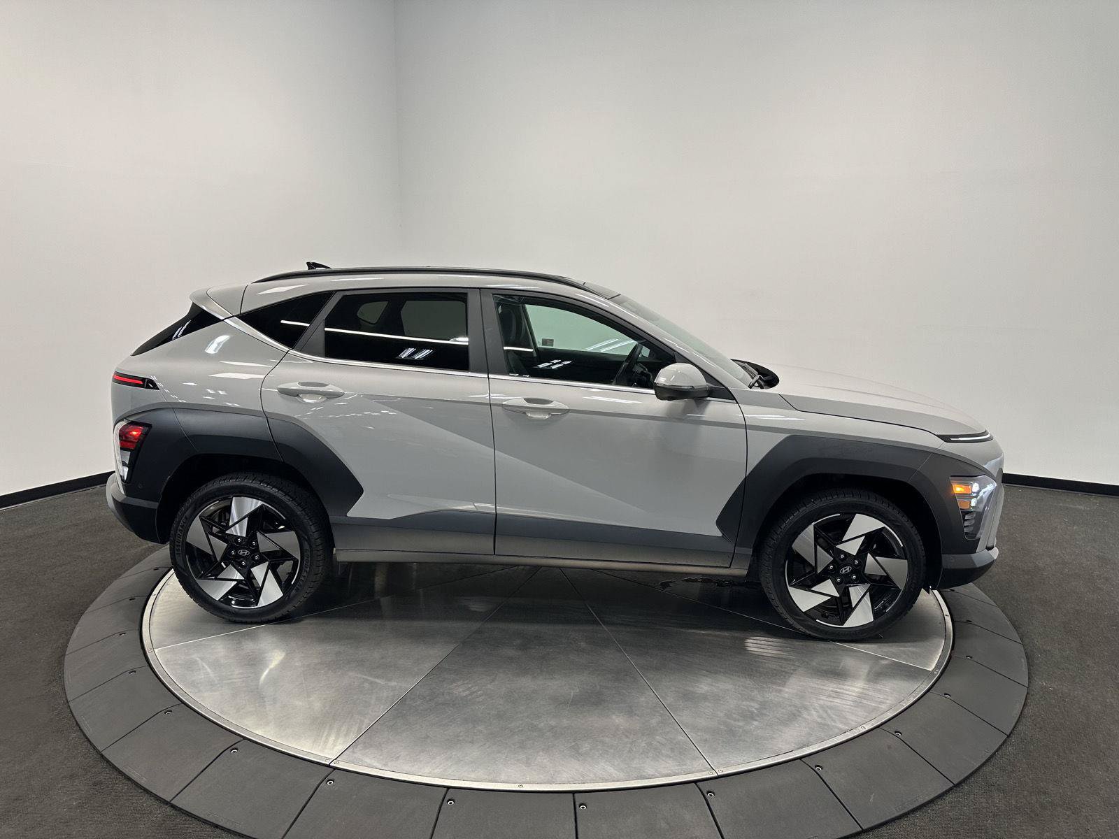 Certified 2024 Hyundai Kona Limited AWD/4WD image 8