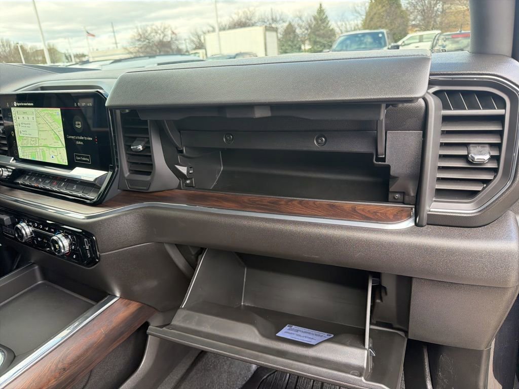 Used 2025 GMC Sierra 2500 SLT AWD/4WD image 36