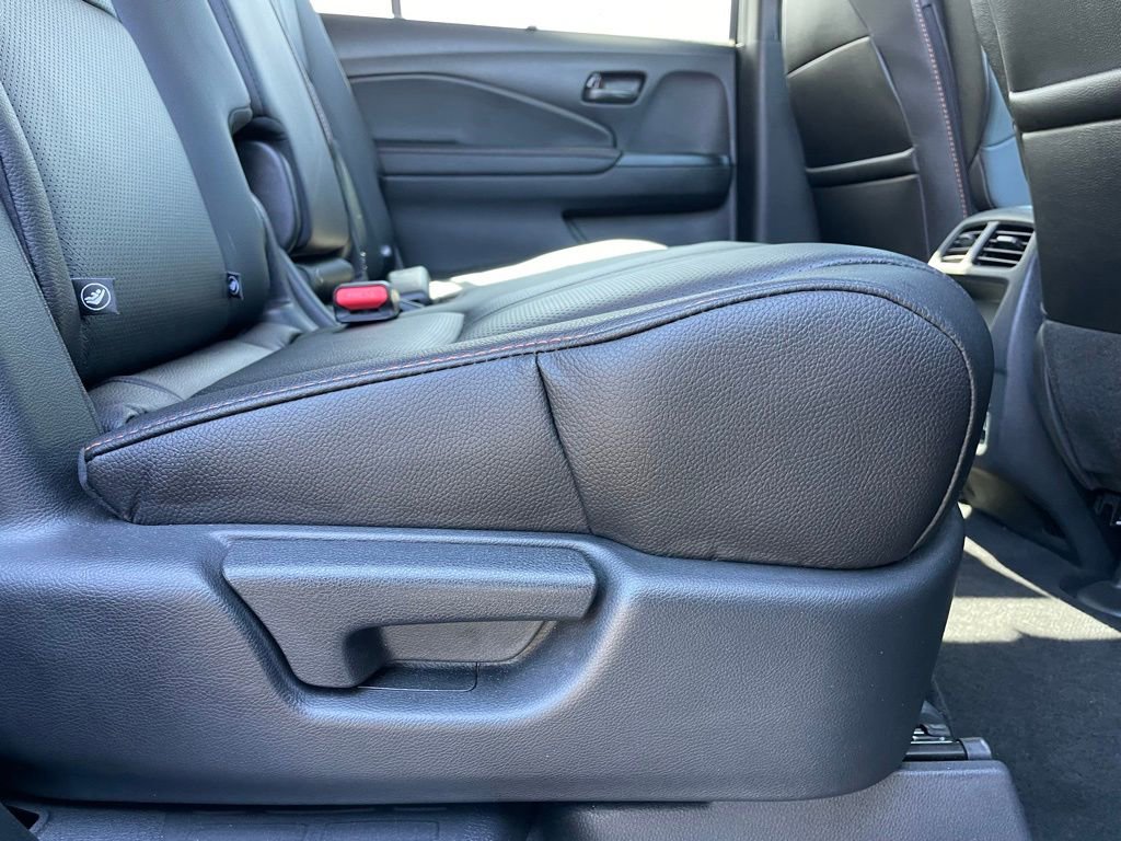 Certified 2023 Honda Passport TrailSport image 36
