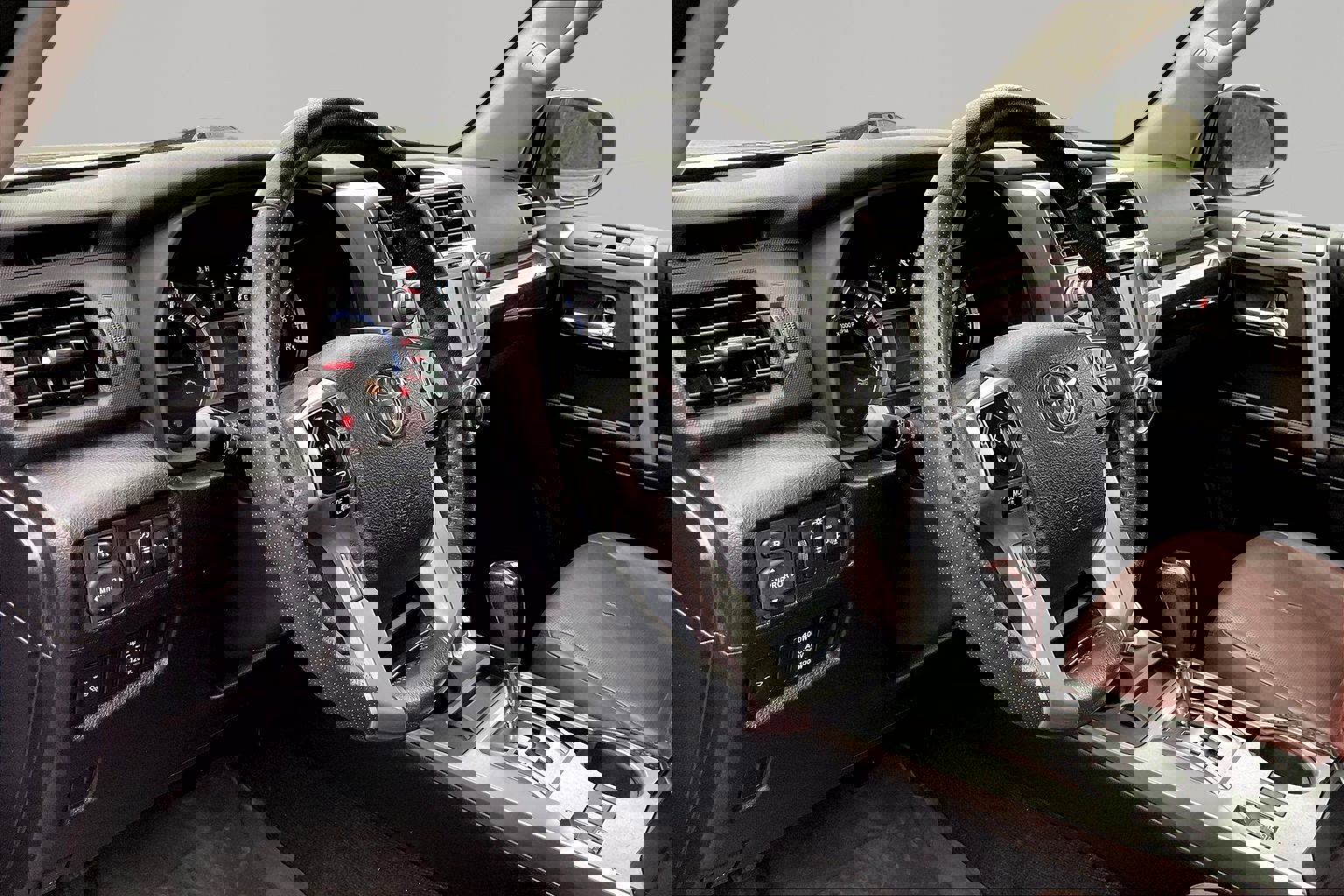 Used 2016 Toyota 4Runner Limited image 18