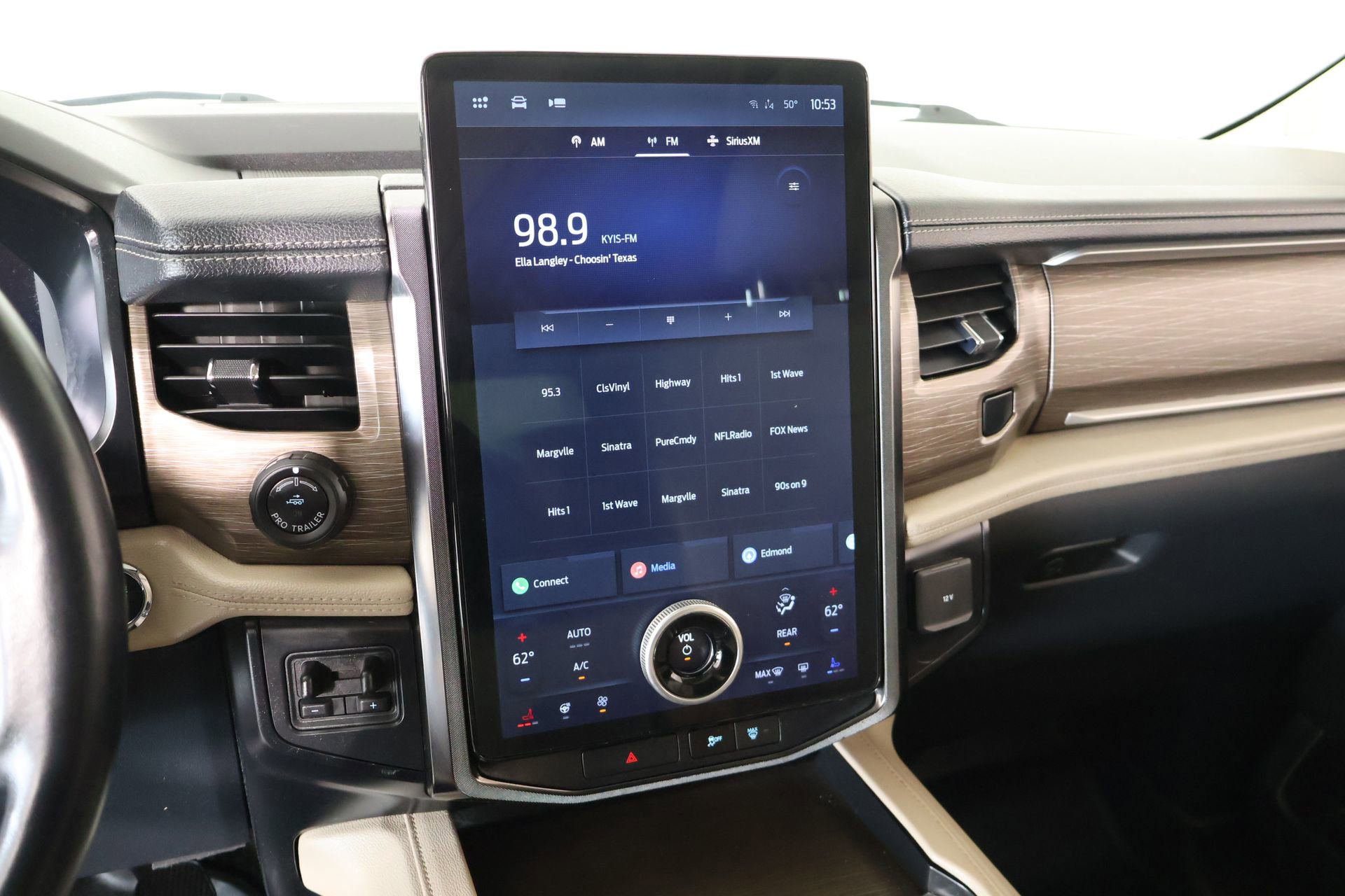 Used 2023 Ford Expedition Limited AWD/4WD image 5