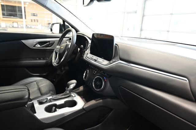 Used 2024 Chevrolet Blazer LT w/ Midnight/Sport Edition image 13