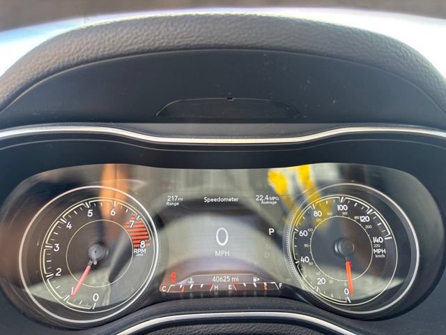 Used 2022 Jeep Cherokee Trailhawk w/ Comfort/Convenience Group AWD/4WD image 12