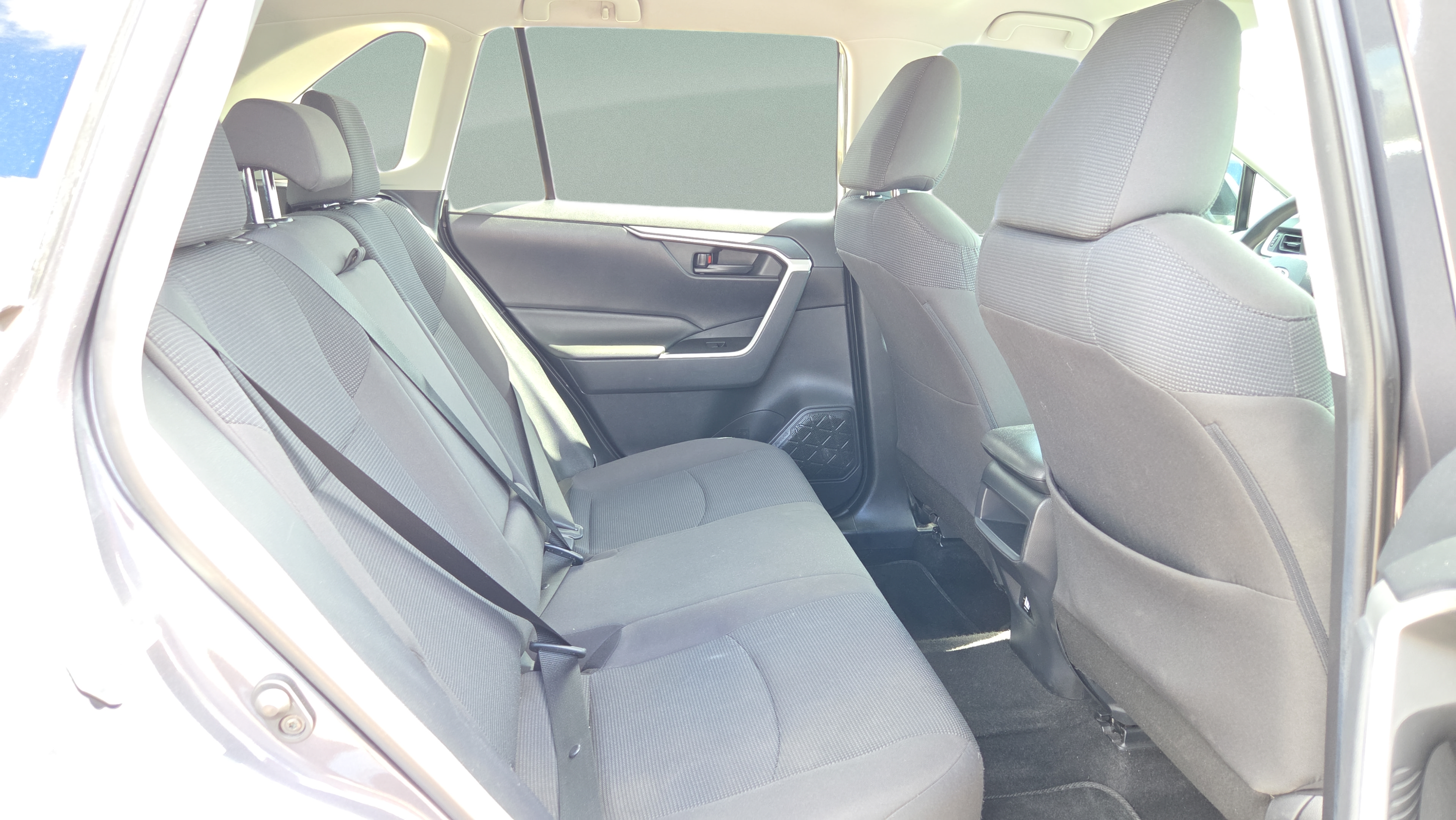 Used 2019 Toyota RAV4 LE FWD image 14