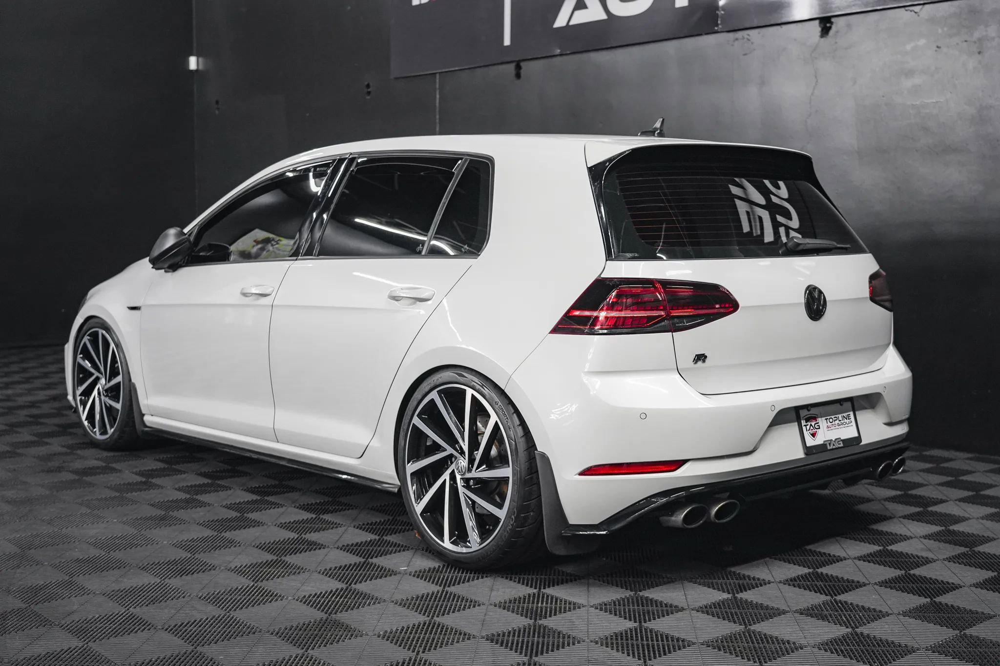 Used 2019 Volkswagen Golf 4-Door image 34