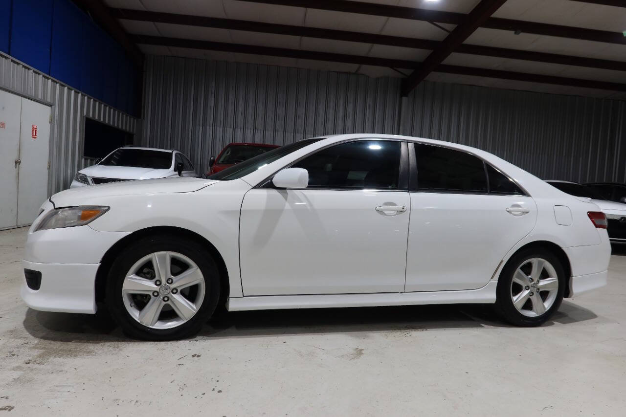 Used 2011 Toyota Camry SE w/ SE Extra-Value Pkg #1