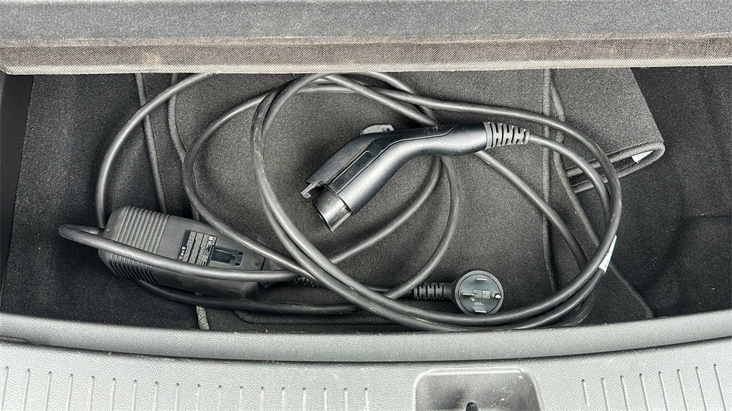 Used 2022 Chevrolet Bolt EUV LT w/ Convenience Package image 29