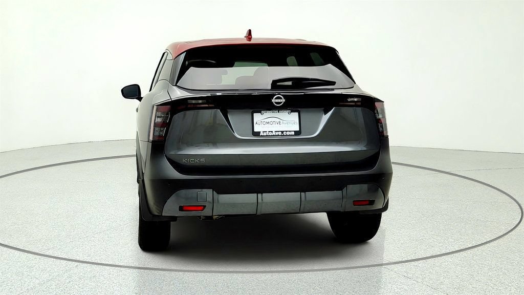 Used 2025 Nissan Kicks SV FWD image 6