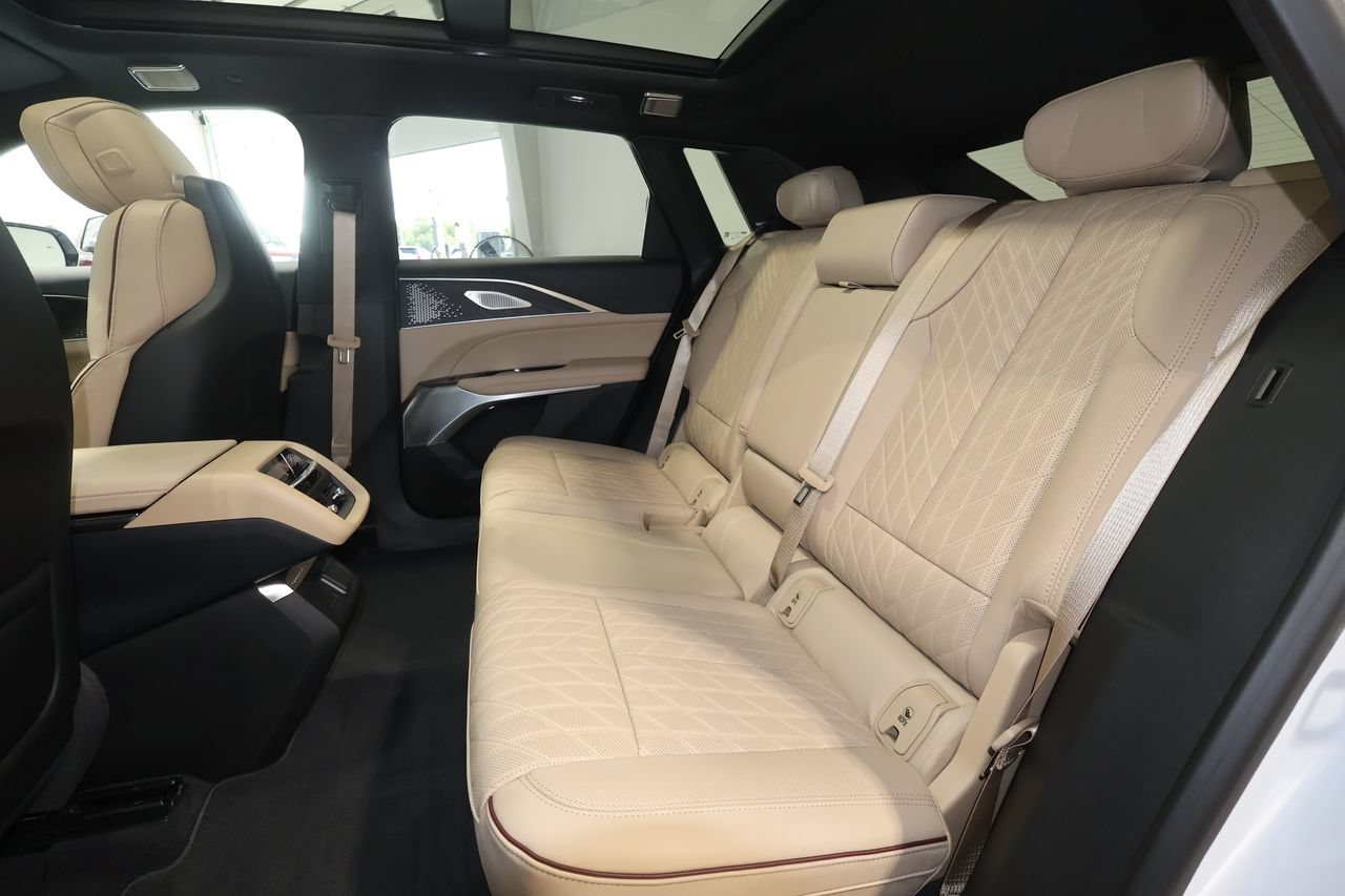 Certified 2026 Cadillac Lyriq Signature Luxury w/ Nappa Leather Package AWD/4WD image 23