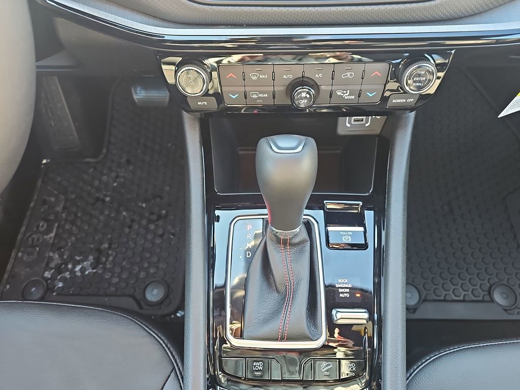 New 2026 Jeep Compass Trailhawk w/ Sun, Sound & Navigation Group image 29