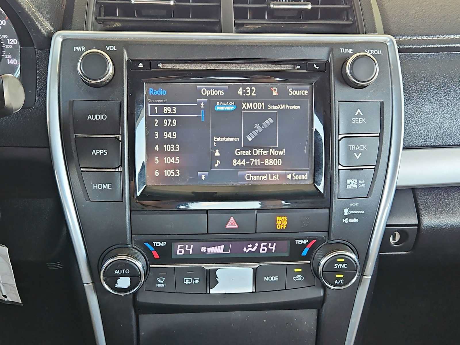 Used 2015 Toyota Camry XSE FWD image 25