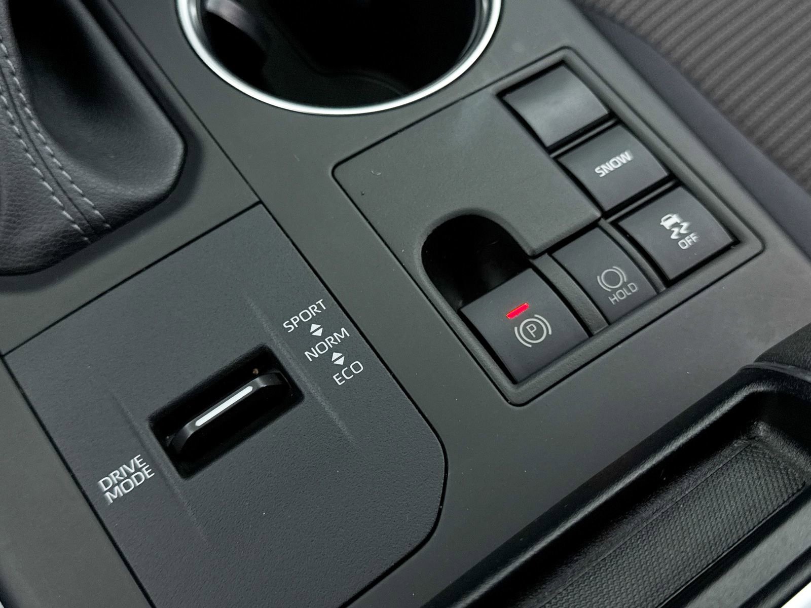 Used 2023 Toyota Highlander LE image 7