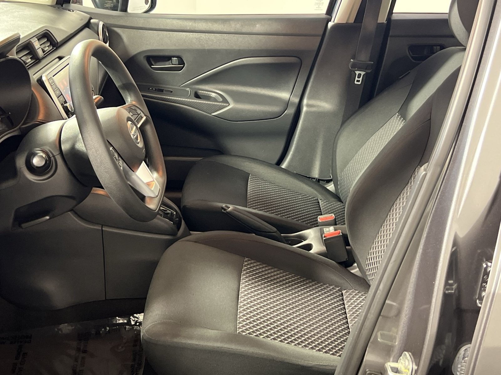Used 2021 Nissan Versa S FWD image 13