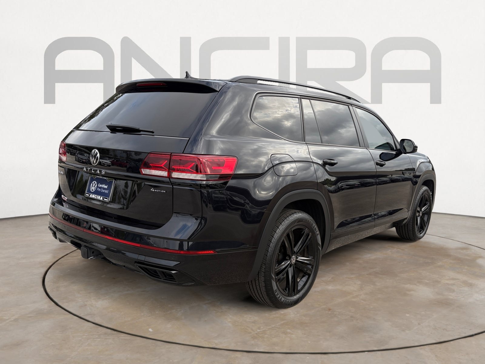 Certified 2023 Volkswagen Atlas SEL R-Line AWD/4WD image 10