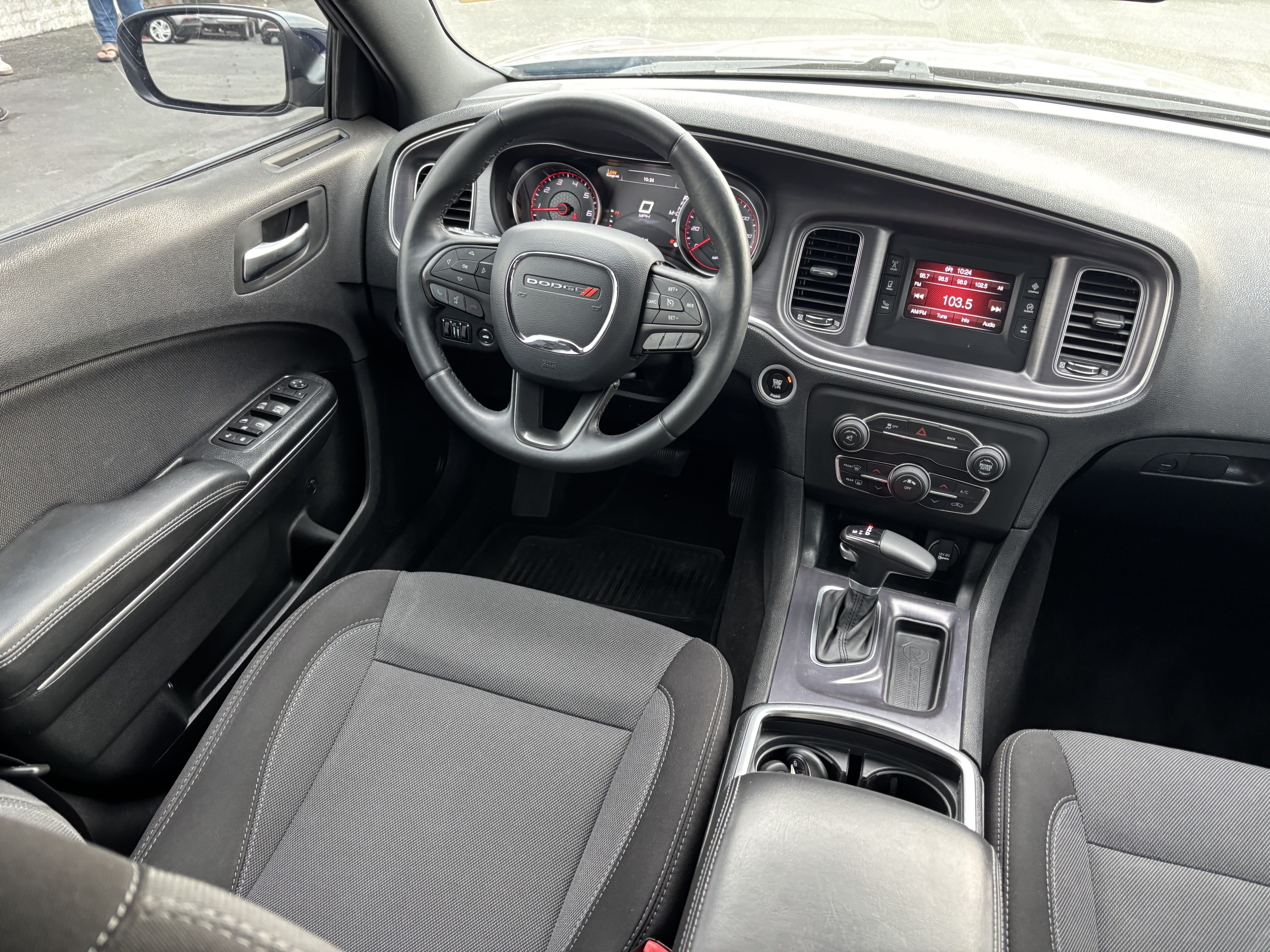 Used 2016 Dodge Charger SE RWD image 19