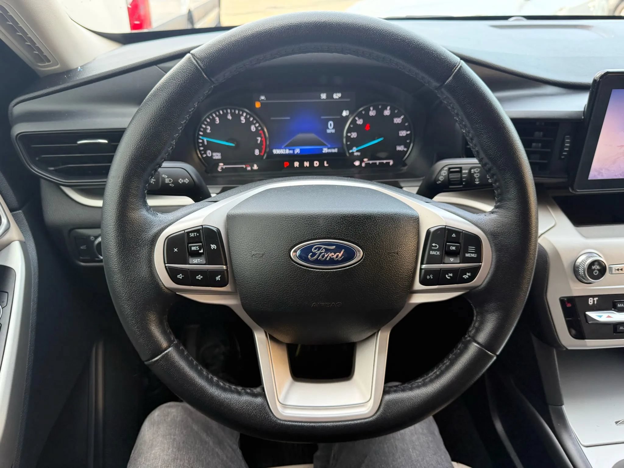 Used 2021 Ford Explorer XLT AWD/4WD image 12