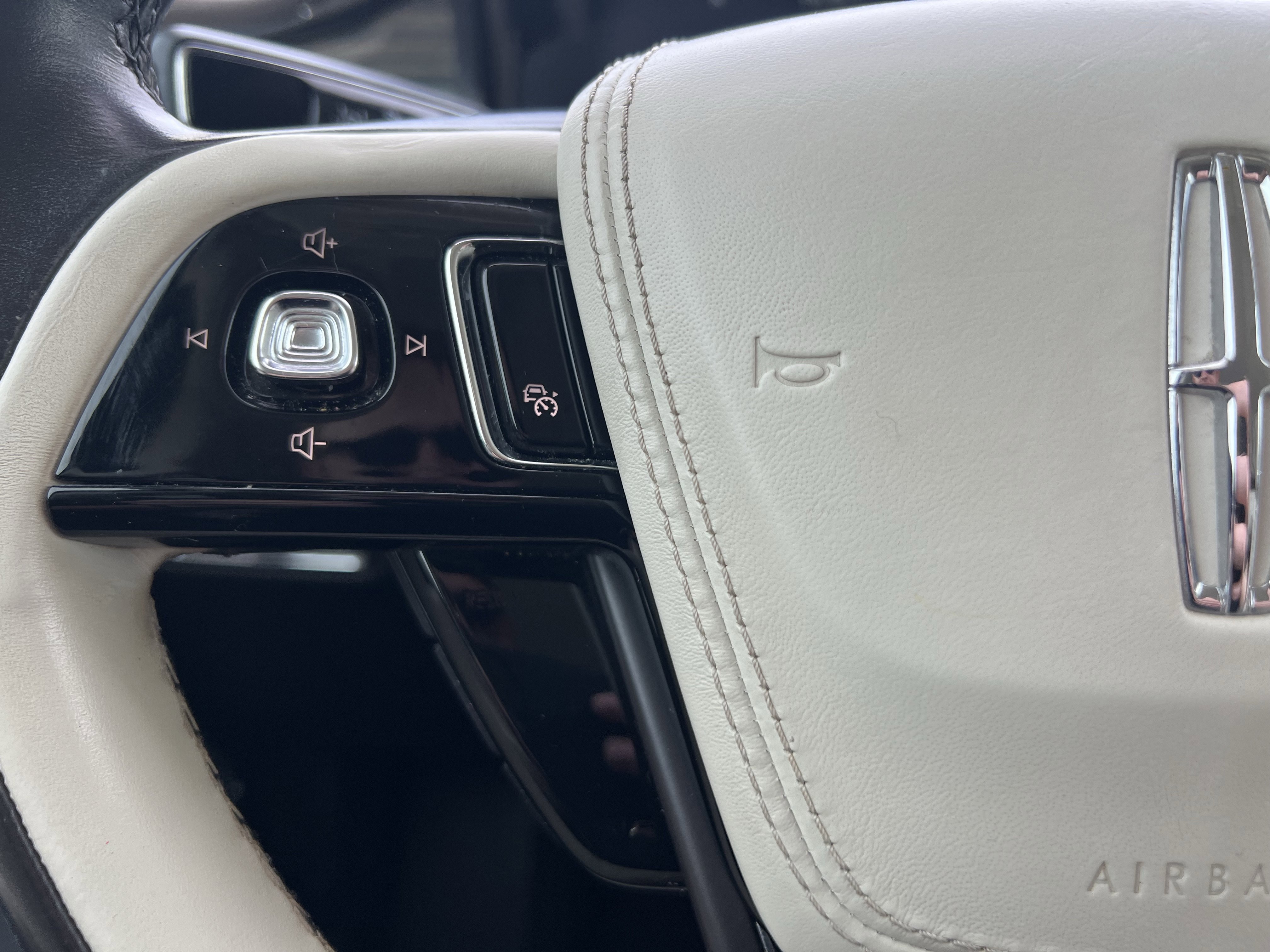 Used 2020 Lincoln Aviator Black Label image 19