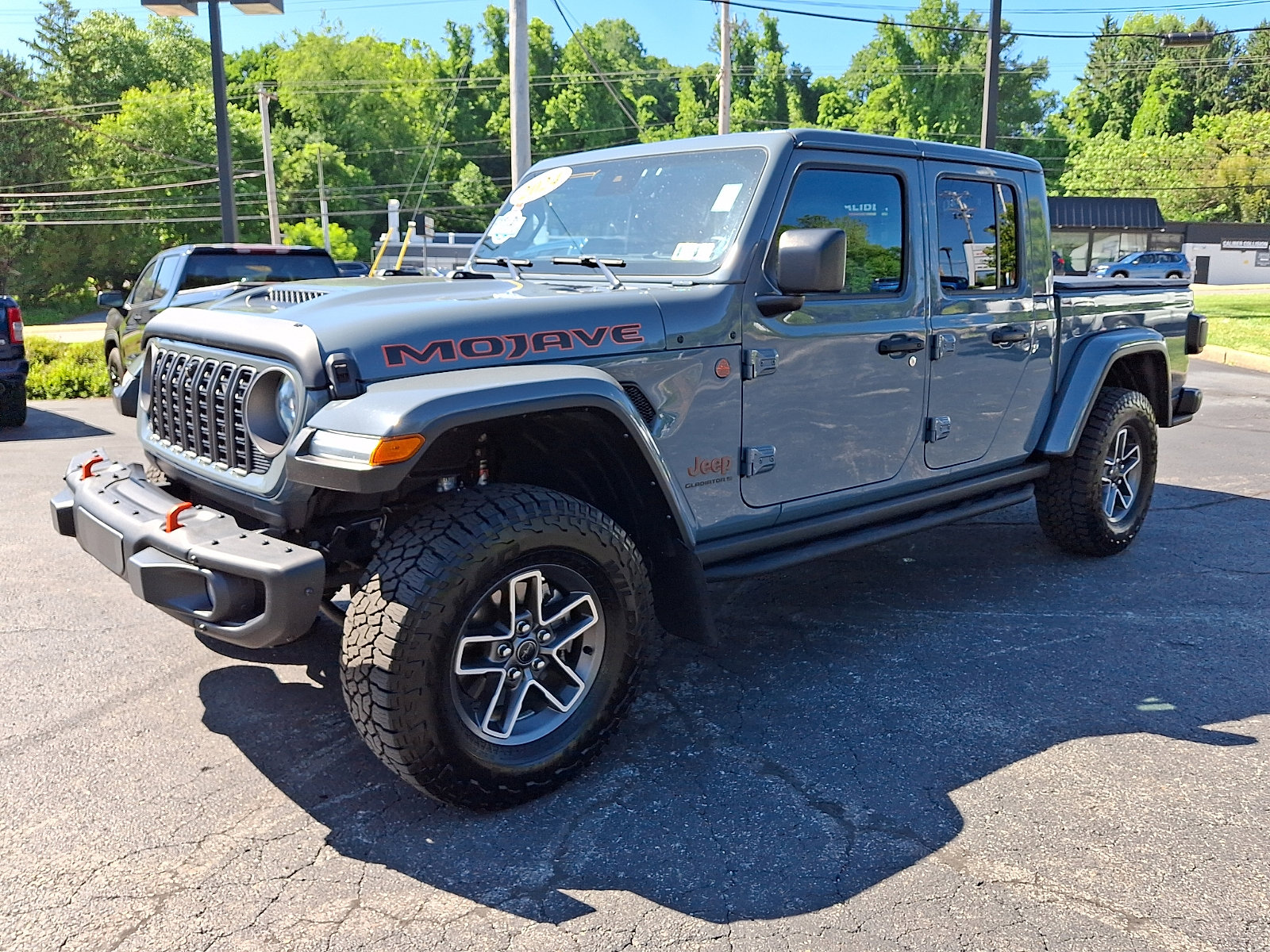 Used 2024 Jeep Gladiator Mojave AWD/4WD image 3