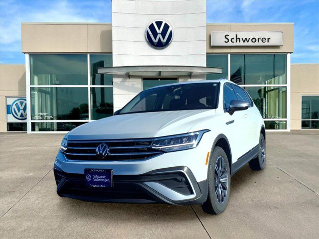 Used 2024 Volkswagen Tiguan Wolfsburg Edition image 8
