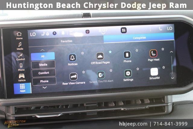 Used 2024 Jeep Wrangler Sahara image 28