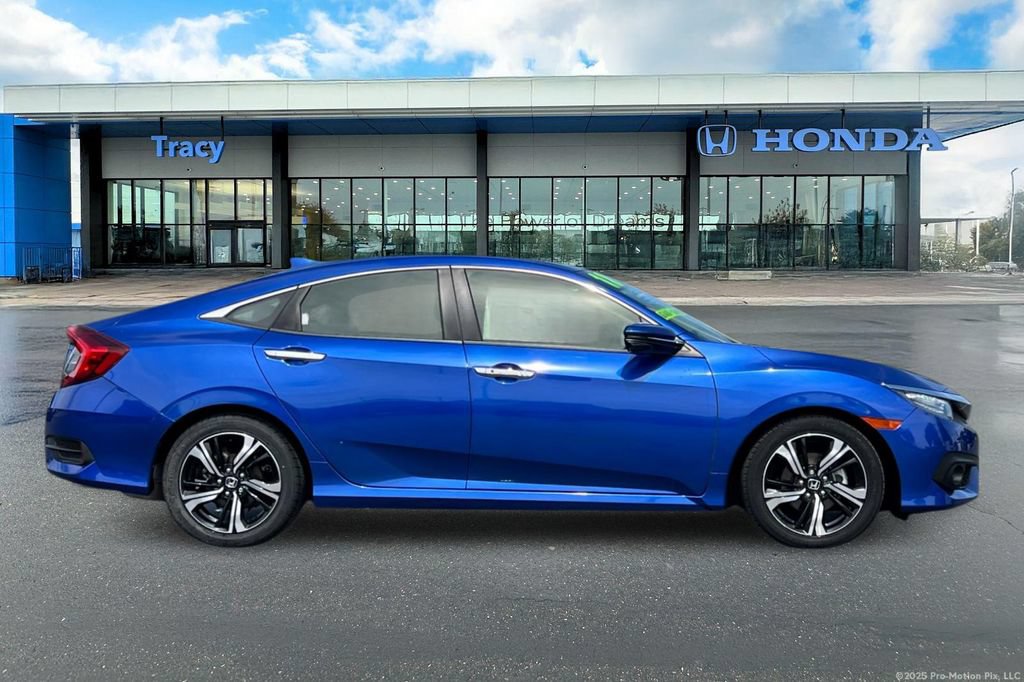 Used 2018 Honda Civic Touring image 4
