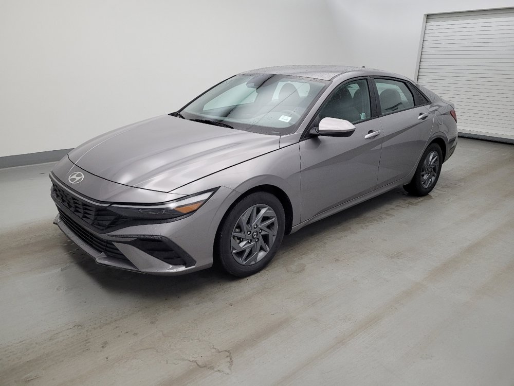Used 2024 Hyundai Elantra SEL FWD image 2