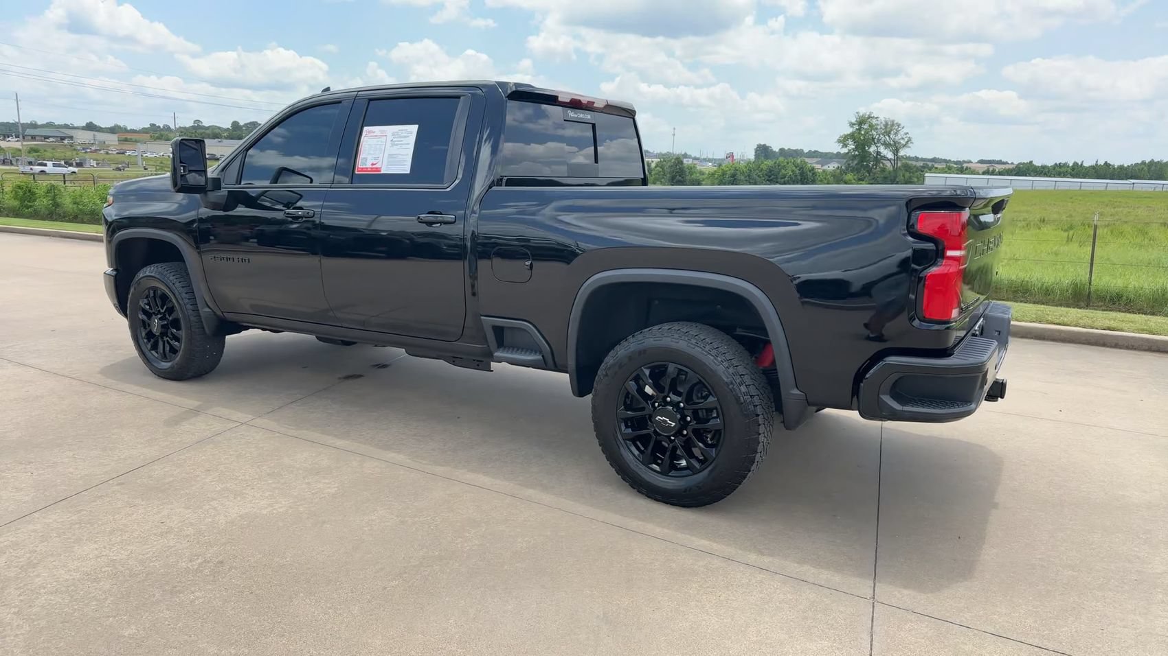 Used 2026 Chevrolet Silverado 2500 LTZ w/ Trail Boss Package AWD/4WD image 7