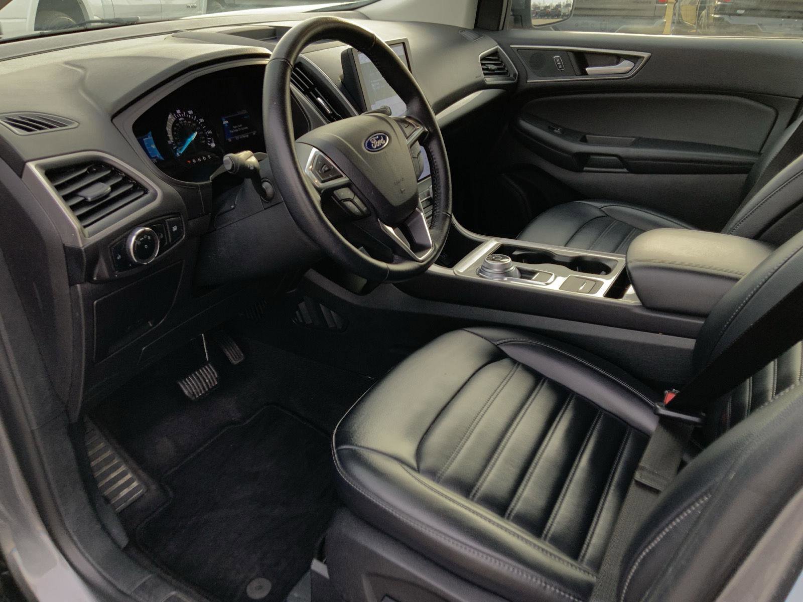 Used 2024 Ford Edge SEL image 25