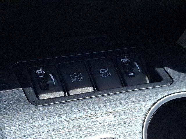 Used 2012 Toyota Camry XLE w/ Leather Pkg FWD image 29