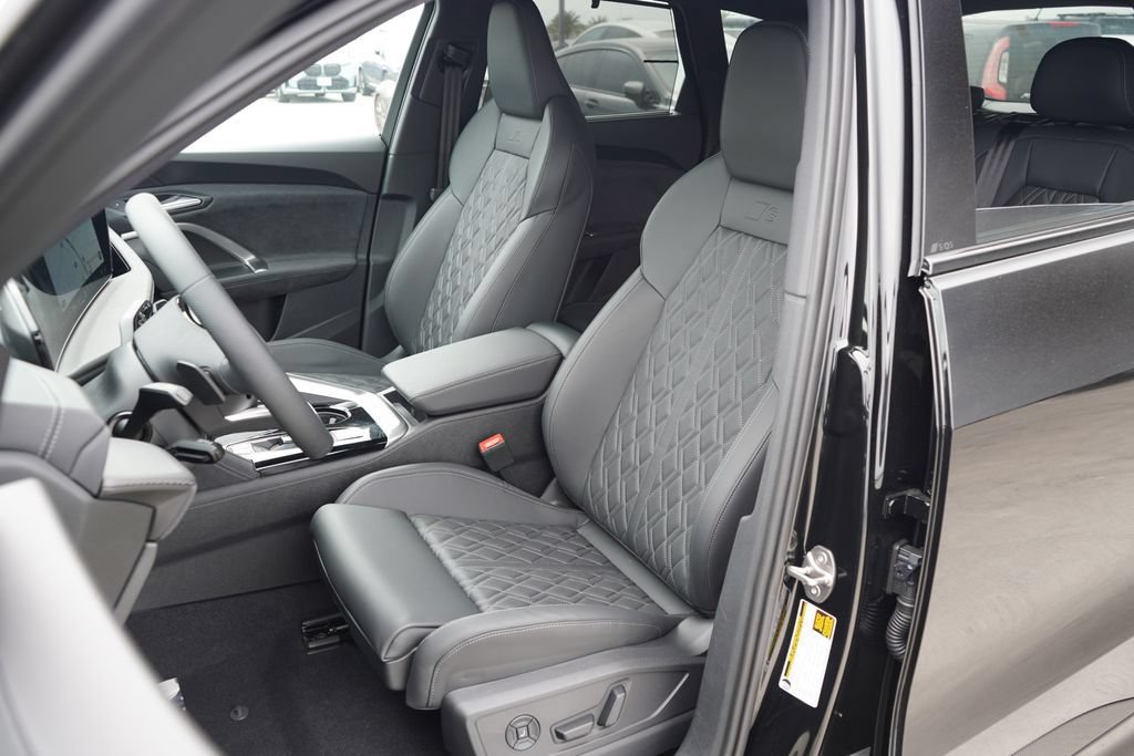 New 2026 Audi SQ5 Prestige AWD/4WD image 9
