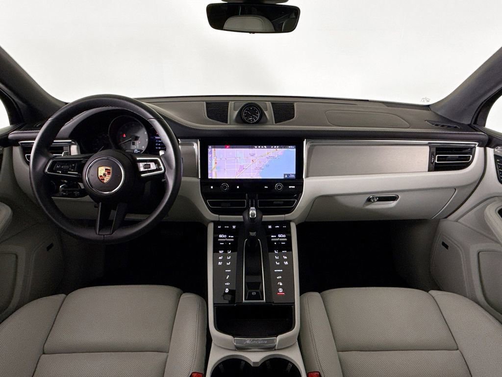 Certified 2025 Porsche Macan S AWD/4WD image 9