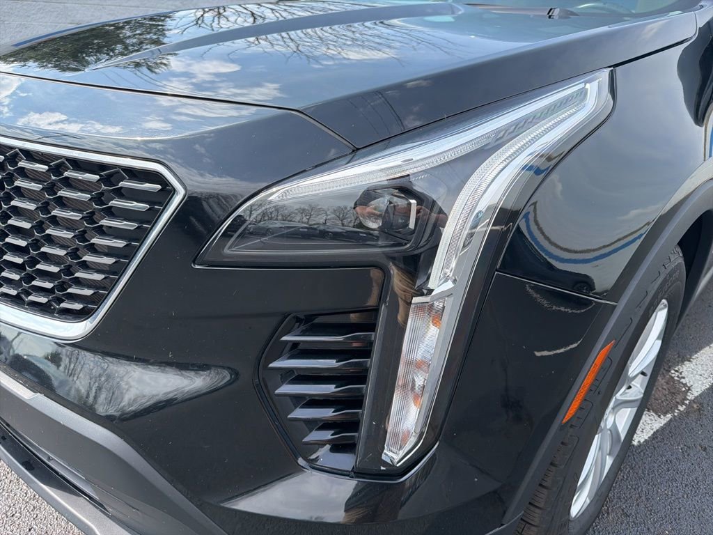 Used 2019 Cadillac XT4 Luxury w/ Cold Weather Package image 9