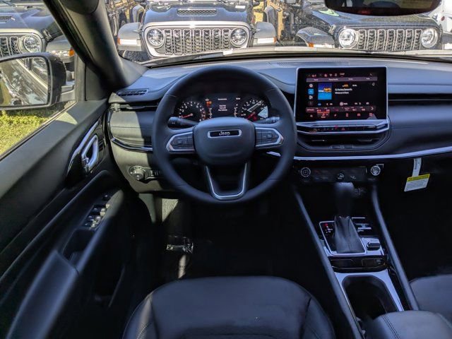 New 2026 Jeep Compass Latitude image 15