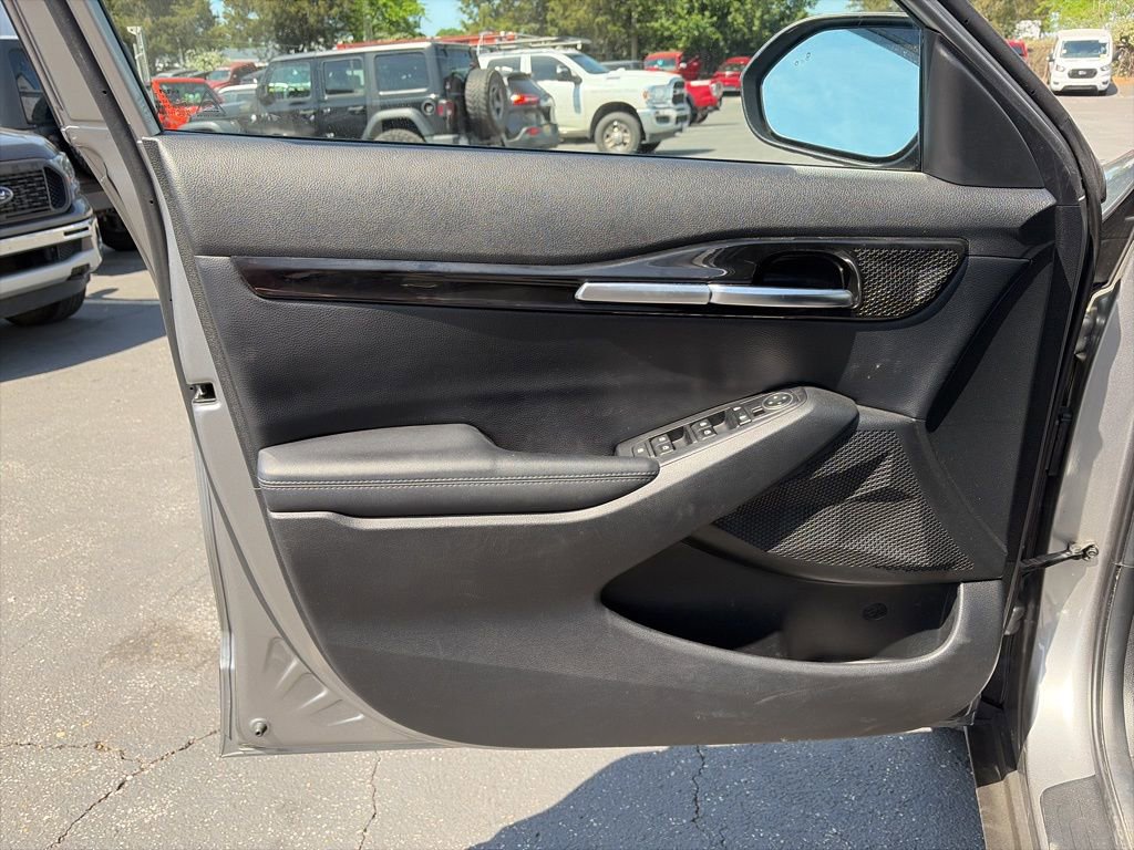 Used 2023 Kia Seltos S w/ Navigation Package image 13