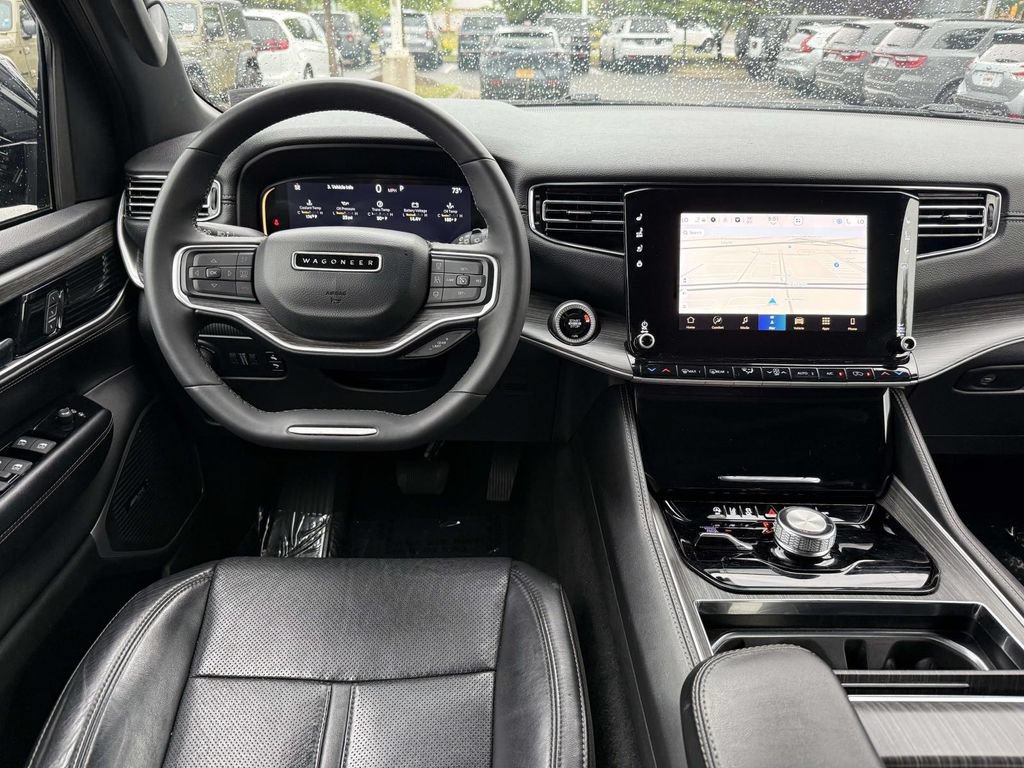 Certified 2024 Jeep Wagoneer Series II w/ Flexible Seating Group AWD/4WD image 18