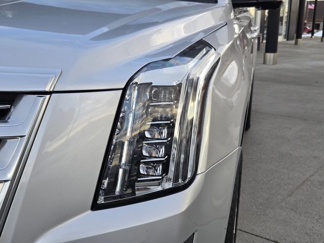 Used 2018 Cadillac Escalade ESV Platinum AWD/4WD image 43