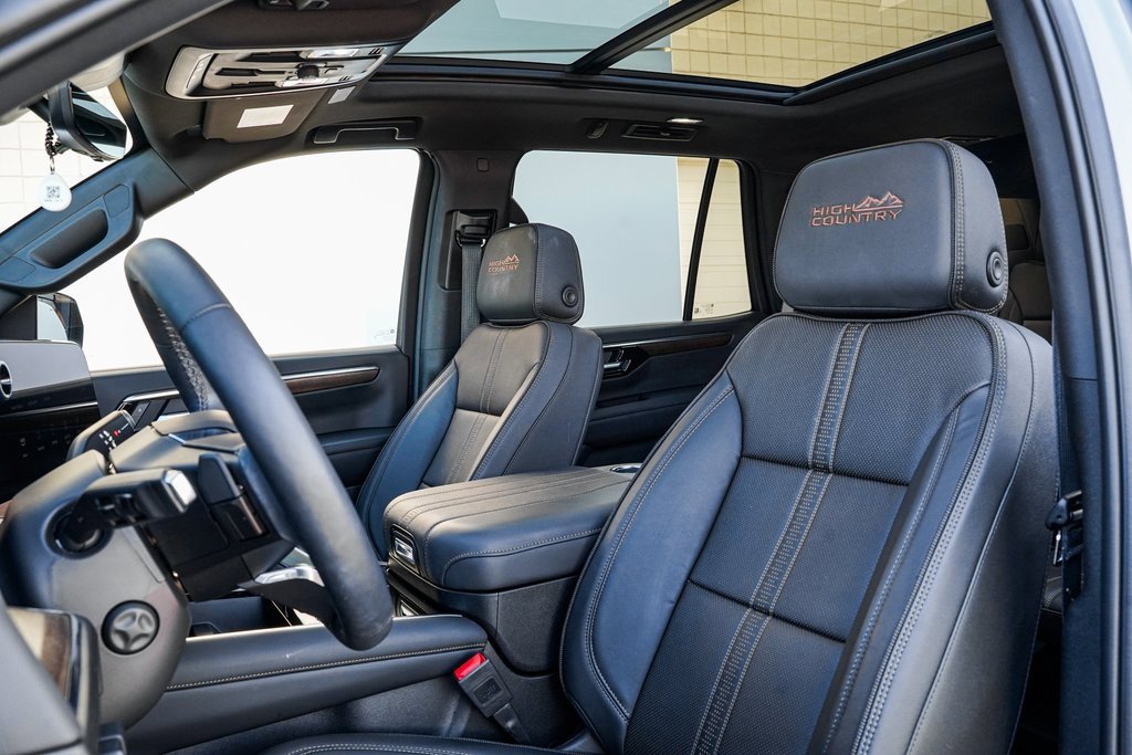 Used 2025 Chevrolet Tahoe High Country image 17