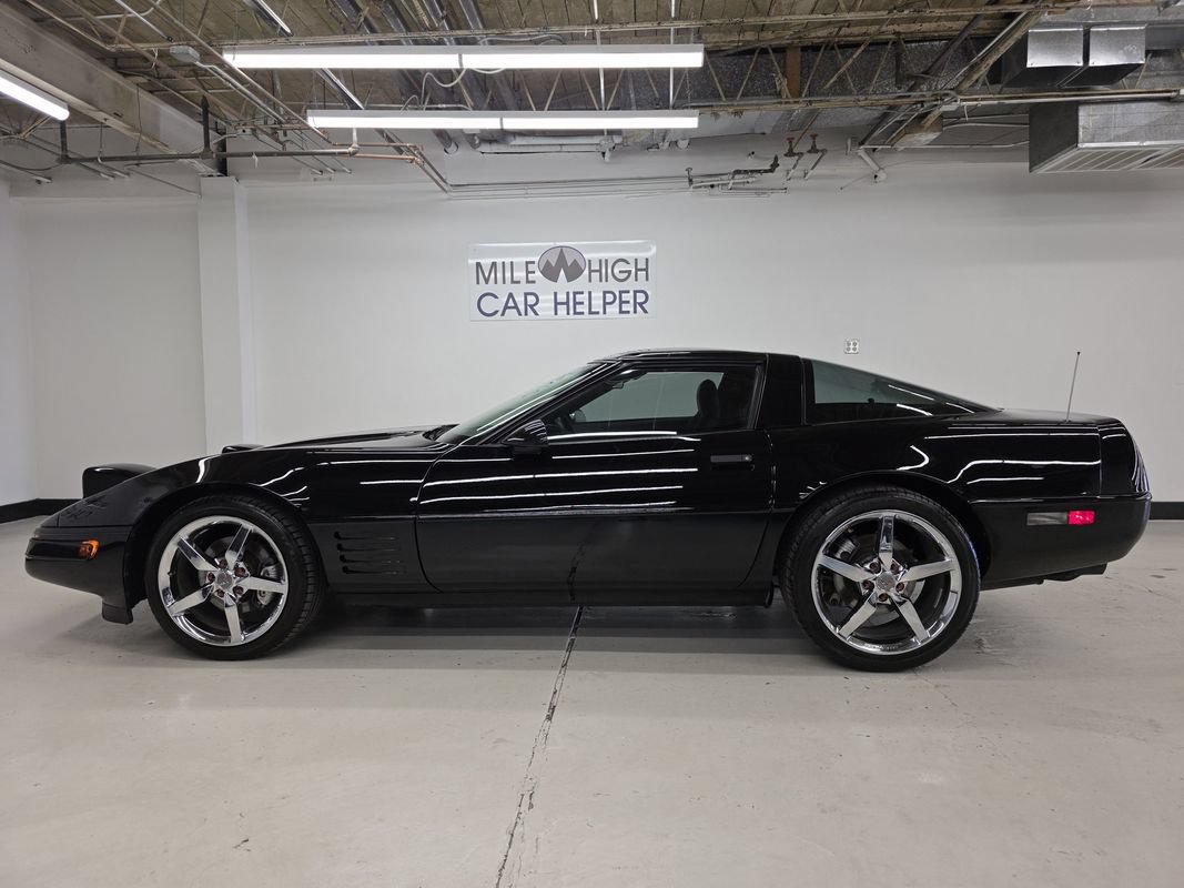 Used 1994 Chevrolet Corvette Coupe RWD image 13