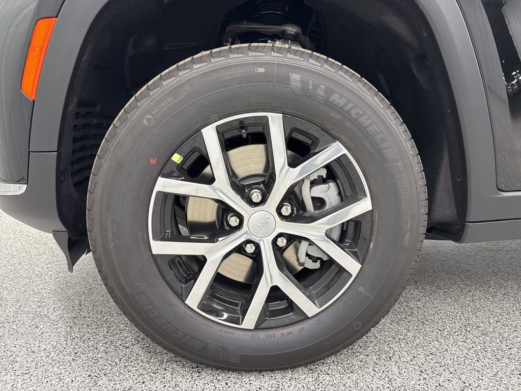 New 2025 Jeep Grand Cherokee L Limited image 9