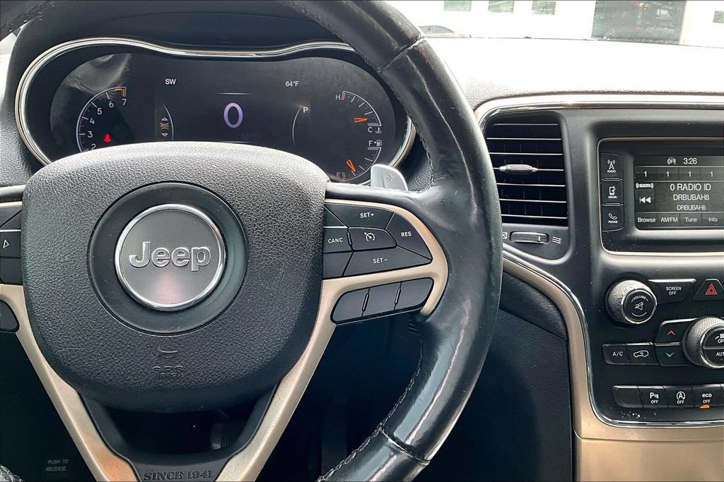 Used 2017 Jeep Grand Cherokee Laredo w/ Quick Order Package 23E AWD/4WD image 12