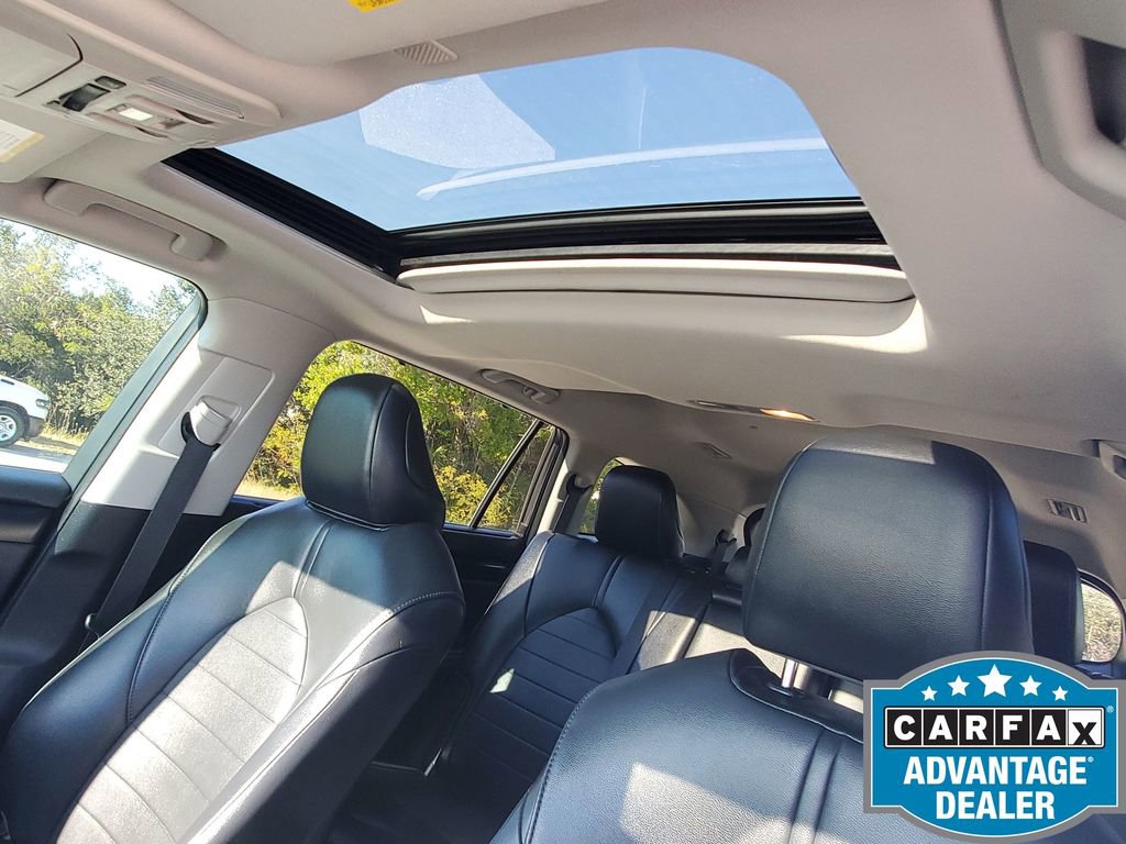 Used 2020 Toyota Highlander XLE image 30