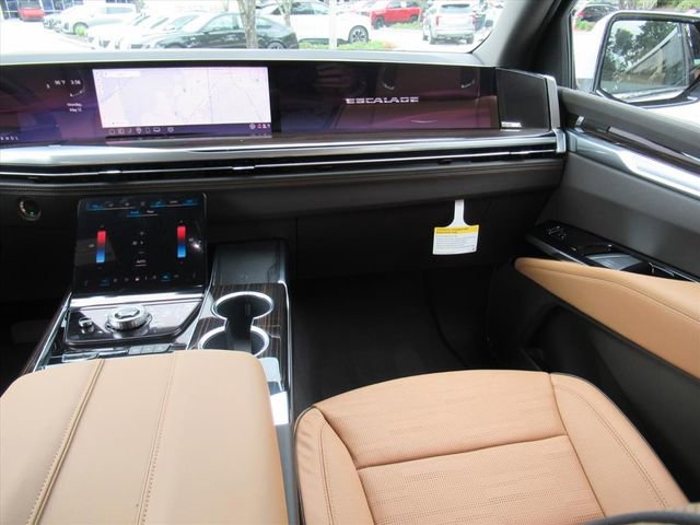 New 2026 Cadillac Escalade Luxury w/ LPO, Radiant Package AWD/4WD image 15