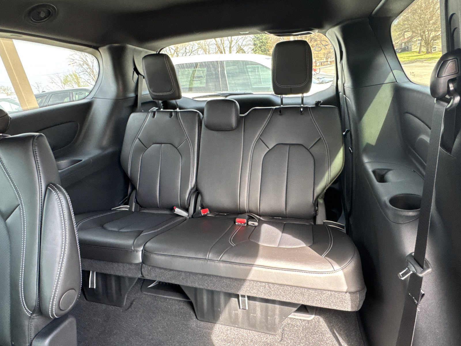 New 2026 Chrysler Pacifica Select FWD image 6