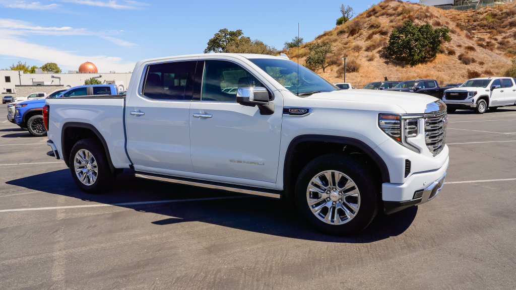 New 2026 GMC Sierra 1500 Denali w/ Technology Package AWD/4WD image 6