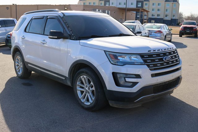 Used 2016 Ford Explorer XLT w/ Equipment Group 202A image 1