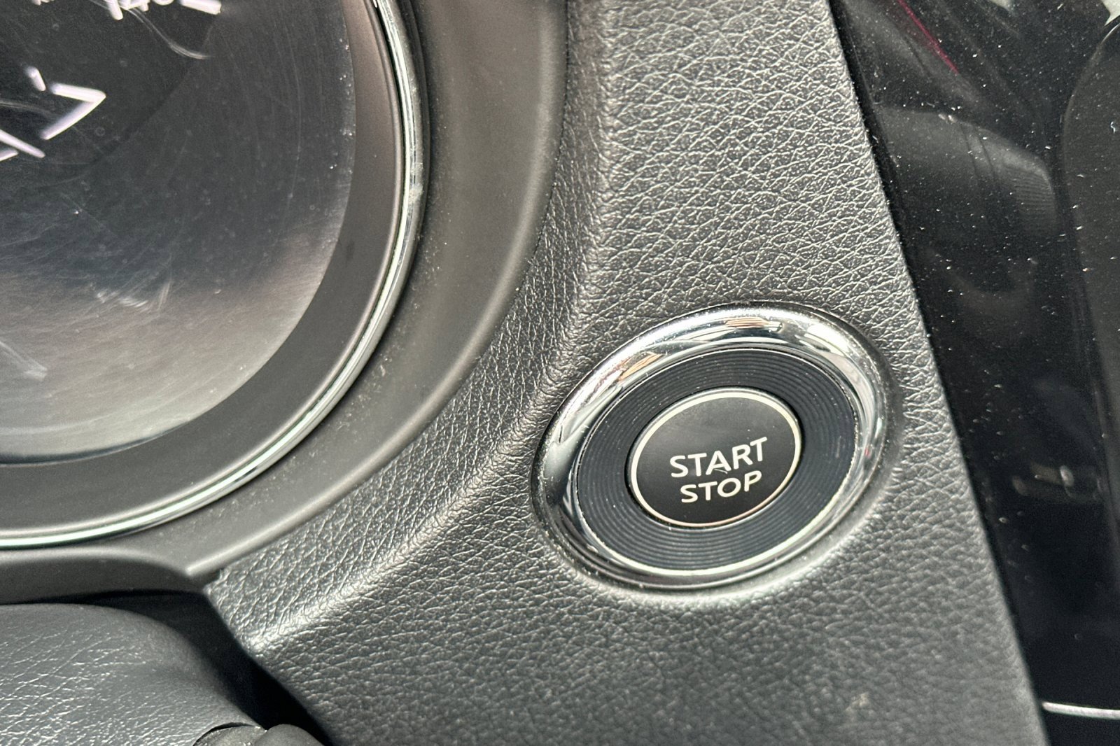 Used 2018 Nissan Rogue SL w/ Premium Package image 26