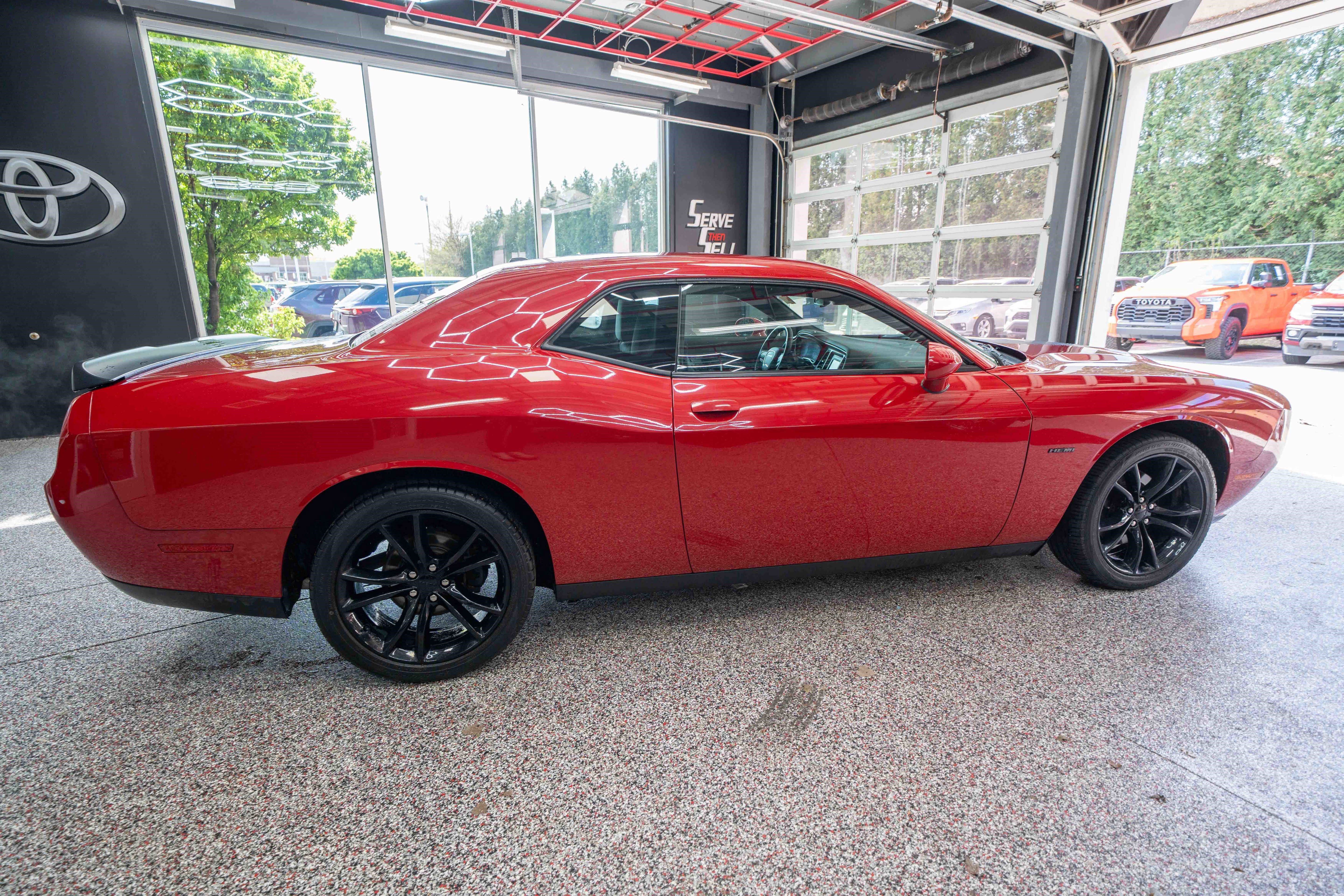 Used 2016 Dodge Challenger R/T w/ Blacktop Package RWD image 4