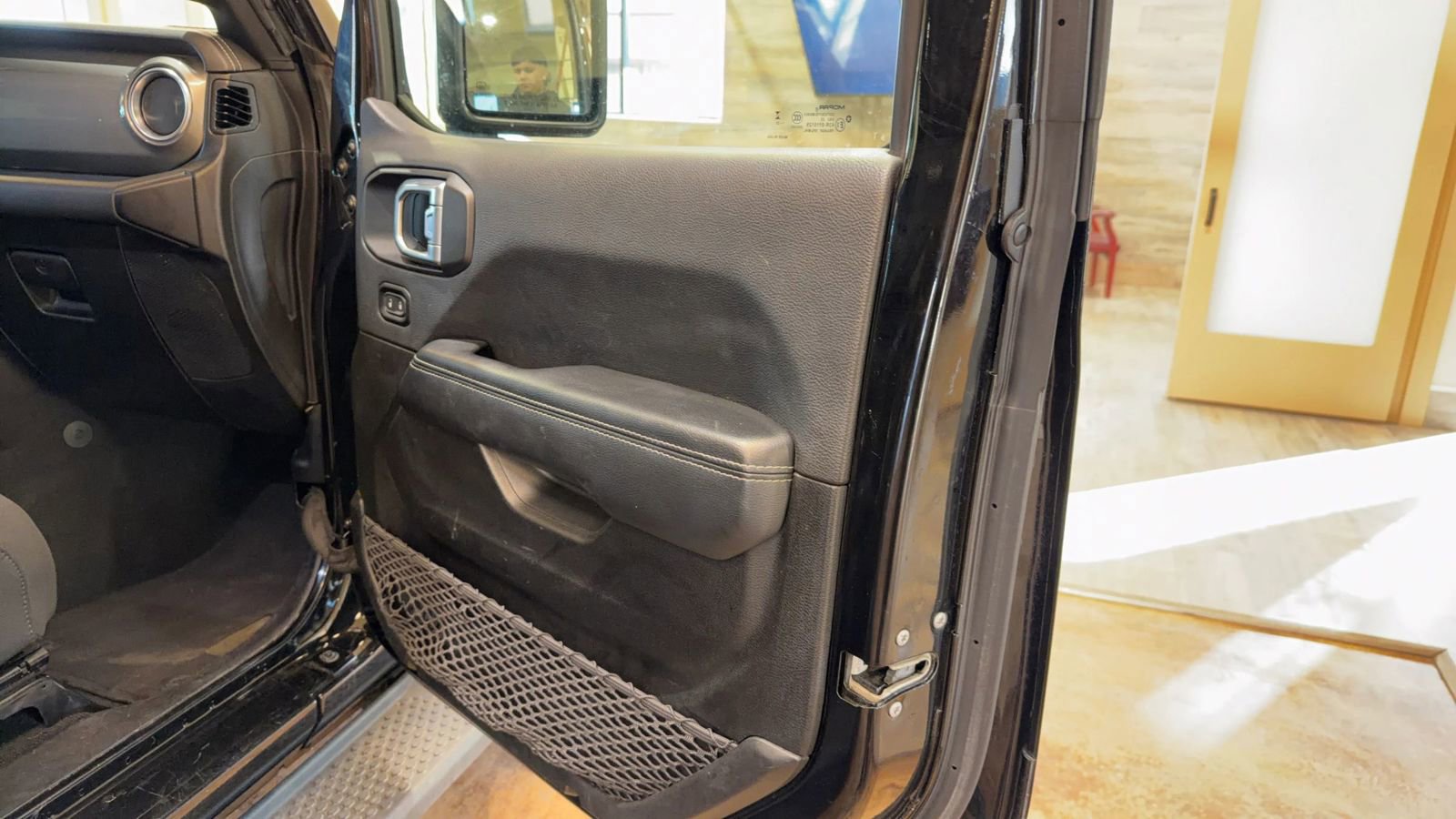 Used 2023 Jeep Wrangler Unlimited Sahara image 19